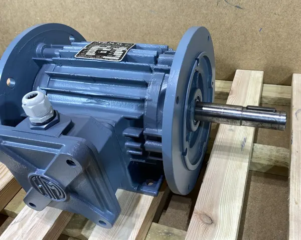 Silnik elektryczny 3kW 1400obr. 3fazowy - zdjęcie 3