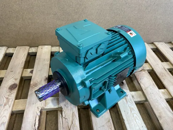 Silnik elektryczny 5,5kW 2925obr. 3fazowy IE3 - zdjęcie 1