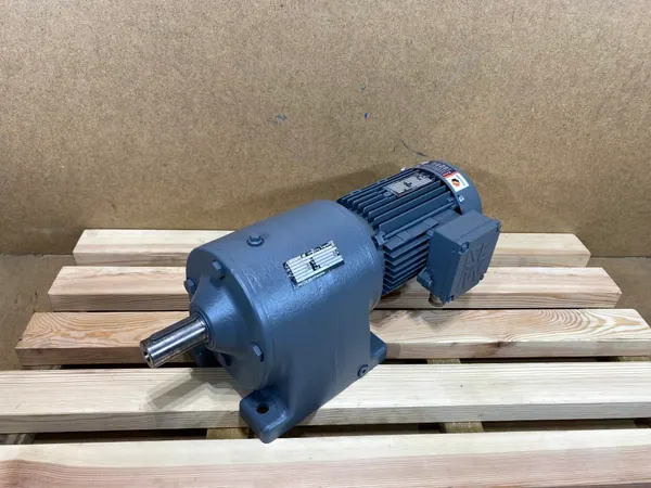 Motoreduktor / przekładnia 0,75kW 37obr. 3fazowy SEW - zdjęcie 1