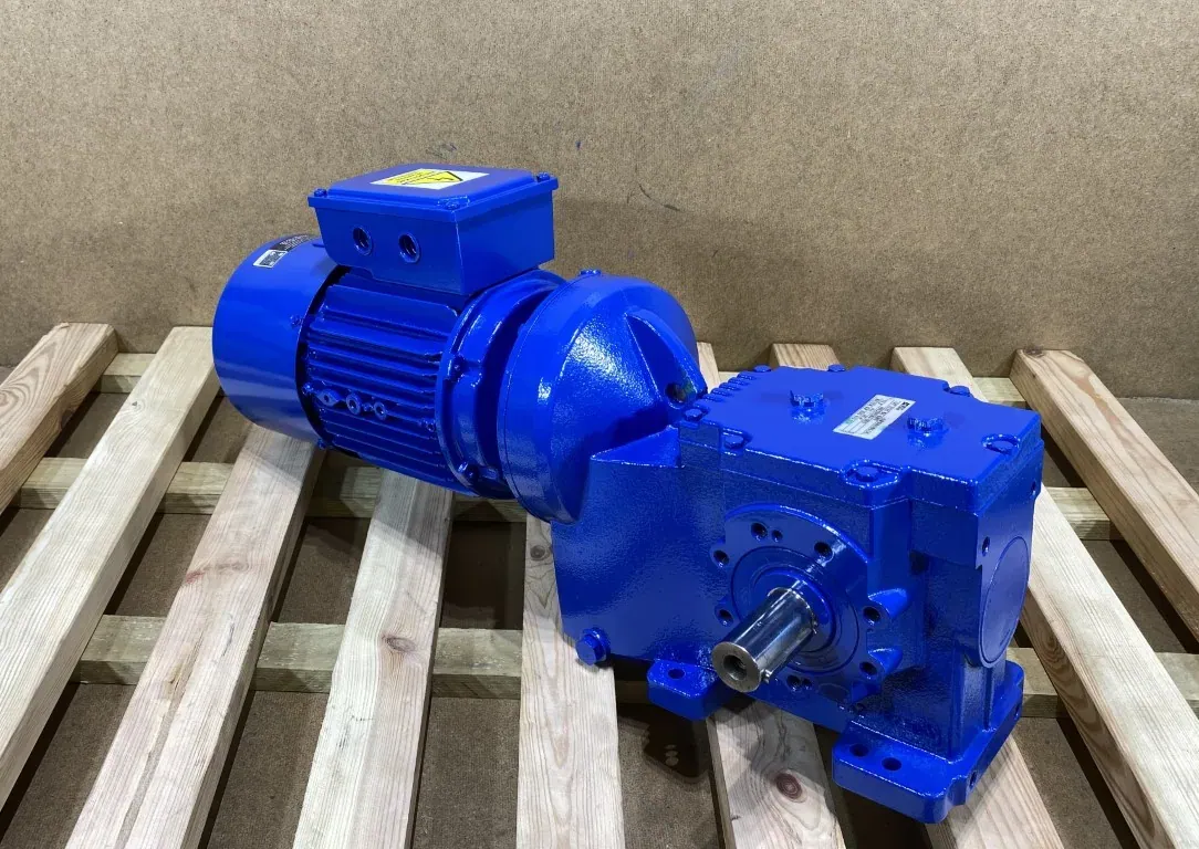 Motoreduktor / przekładnia 1,1kW 45,4obr. 3fazowy HAMULEC