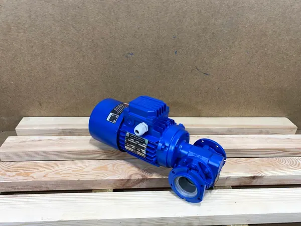 Motoreduktor / przekładnia 0,18kW 135obr. 3fazowy - zdjęcie 1