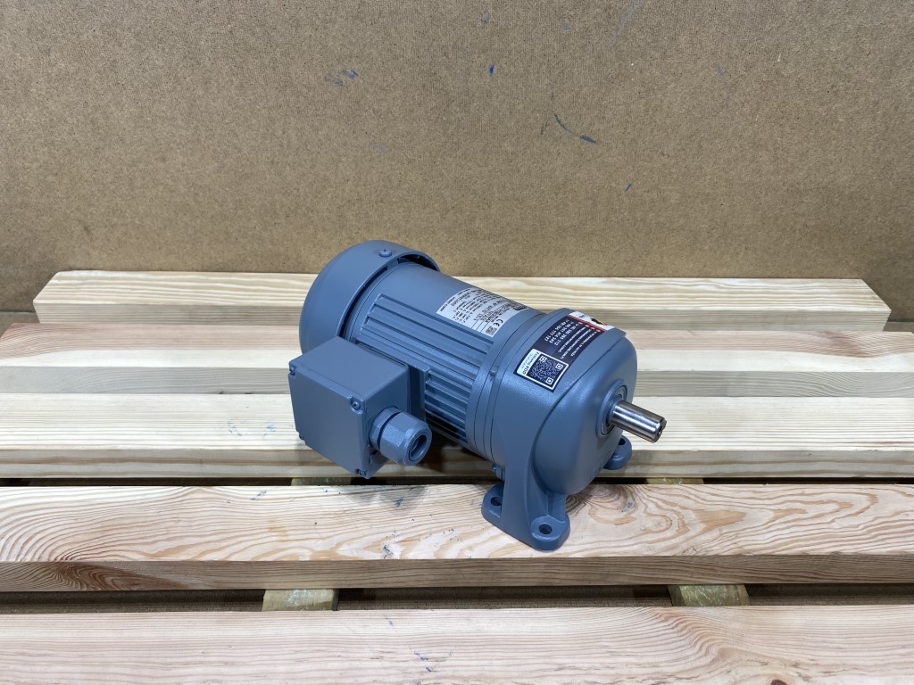 motoreduktor / przekładnia 0,2kW 93obr. 3fazowy HAMULEC