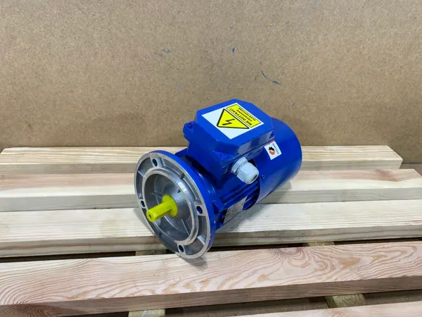 Silnik elektryczny 0,12kW 670obr. 3fazowy HAMULEC BESEL - zdjęcie 1