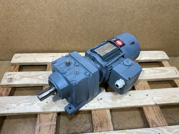 motoreduktor / przekładnia 0,37kW 38obr. 3fazowy HAMULEC SEW
