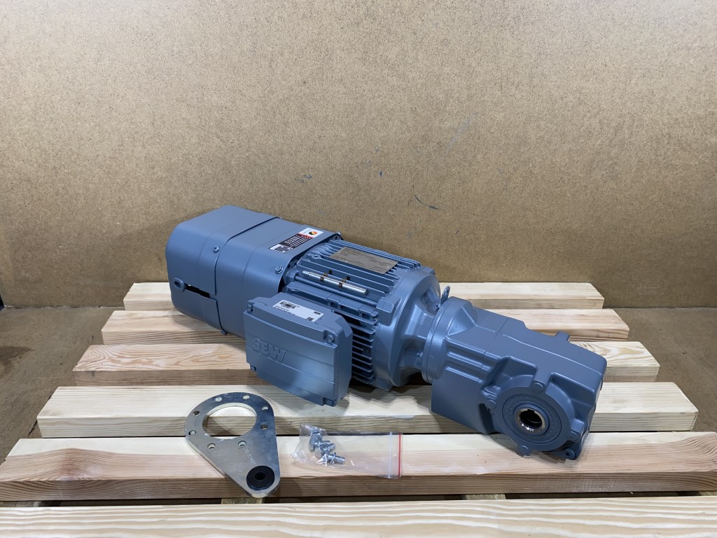 motoreduktor / przekładnia 1,1kW 171obr. 3fazowy HAMULEC SEW