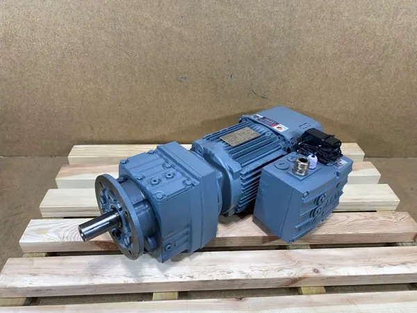 motoreduktor / przekładnia 0,15-1,5kW 48-483obr. 3fazowy HAMULEC SEW