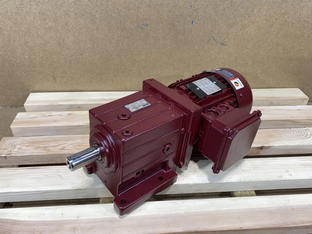 Motoreduktor / przekładnia 0,75kW 87,1obr. 3fazowy Lenze