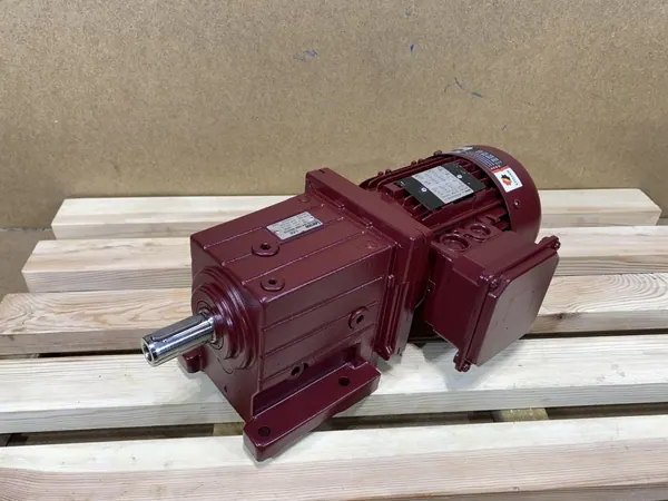 motoreduktor / przekładnia 0,75kW 87,1obr. 3fazowy Lenze