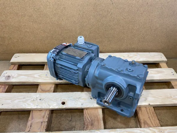 motoreduktor / przekładnia 0,37kW 78obr. 3fazowy SEW