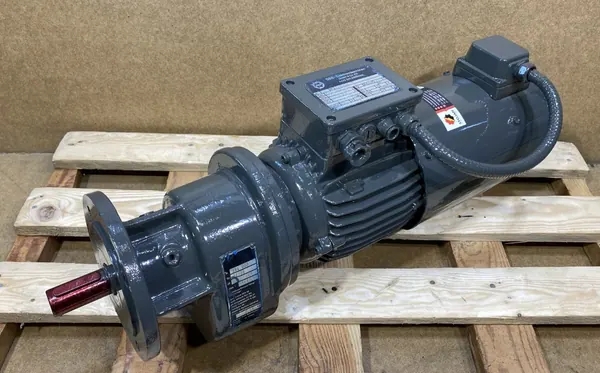 motoreduktor / przekładnia 0,55kW 203/21obr. 3faz HAMULEC OBCE CHŁODZENIE