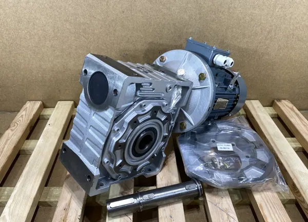 Motoreduktor / przekładnia 3kW 28obr. - zdjęcie 1