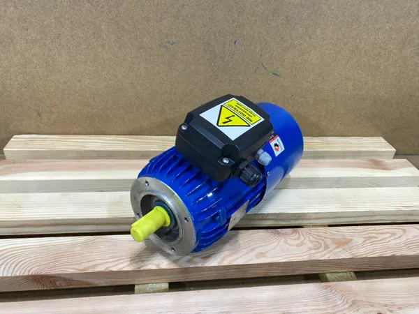 Silnik elektryczny 0,55kW 1380obr. 3fazowy HAMULEC BESEL - zdjęcie 1