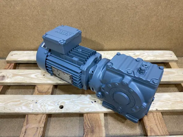 Motoreduktor / przekładnia 0,75kW 20obr. 3fazowy SEW - zdjęcie 1