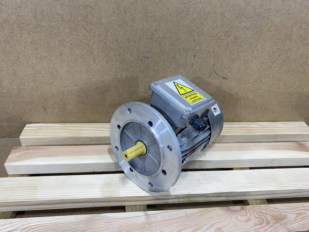 Silnik elektryczny 0,37kW 900obr. 3fazowy