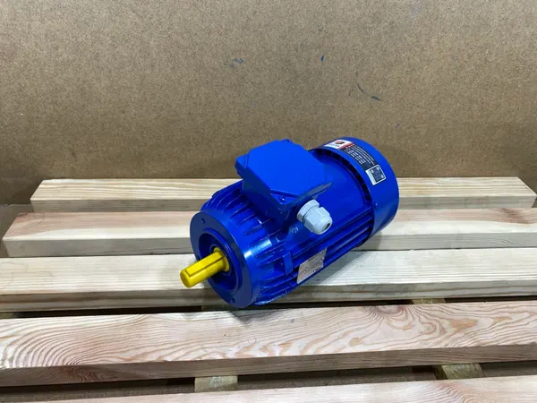 Silnik elektryczny 1,1kW 1360obr. 3fazowy BESEL - zdjęcie 1