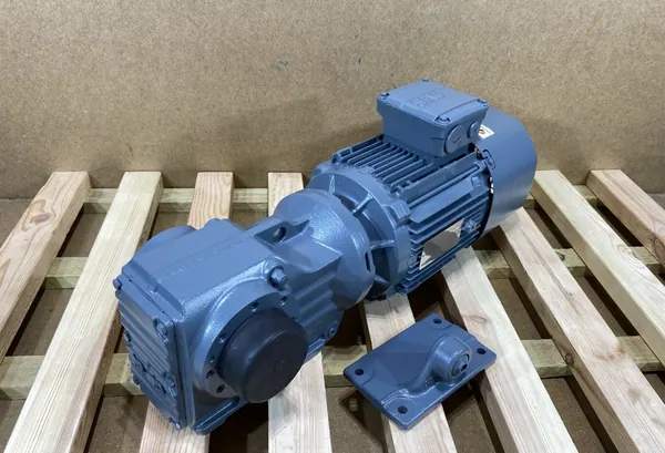 Motoreduktor / przekładnia 2,2kW 74obr. SEW - zdjęcie 1