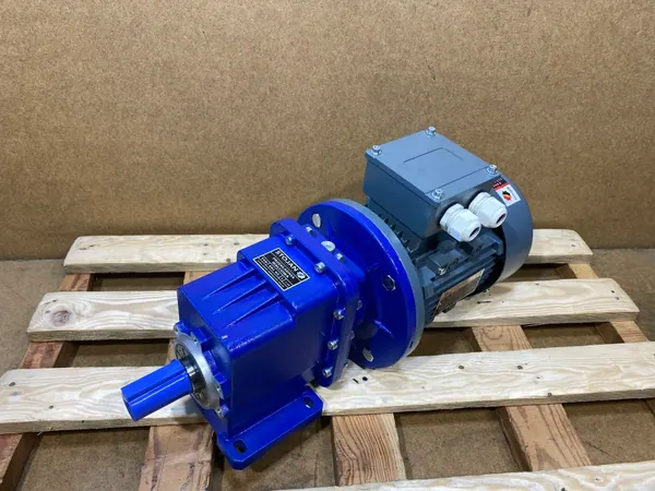 Motoreduktor / przekładnia 1,1kW 188obr. 3fazowy - zdjęcie 1