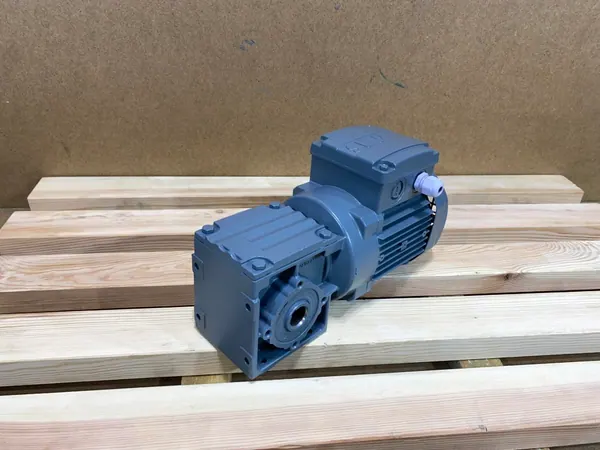 motoreduktor / przekładnia 0,18kW 201obr. 3fazowy SEW