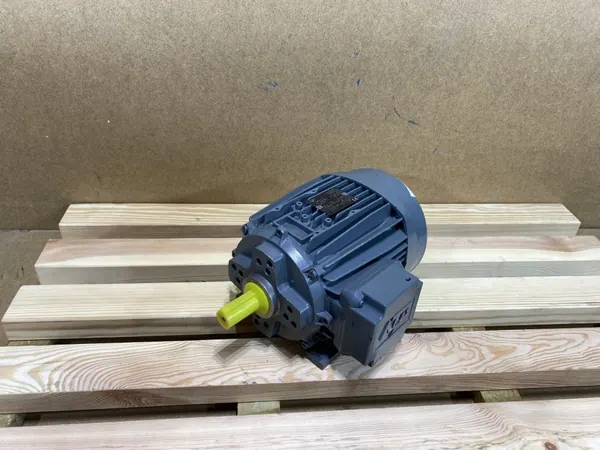Silnik elektryczny 0,55kW 1410obr. 3fazowy - zdjęcie 1