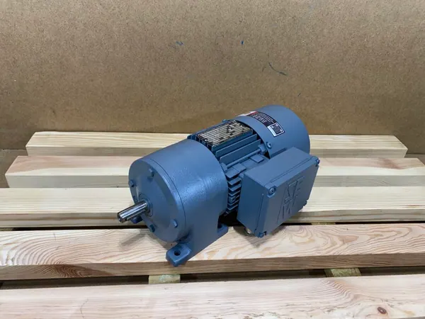 motoreduktor / przekładnia 0,37kW 171obr. 3fazowy HAMULEC SEW