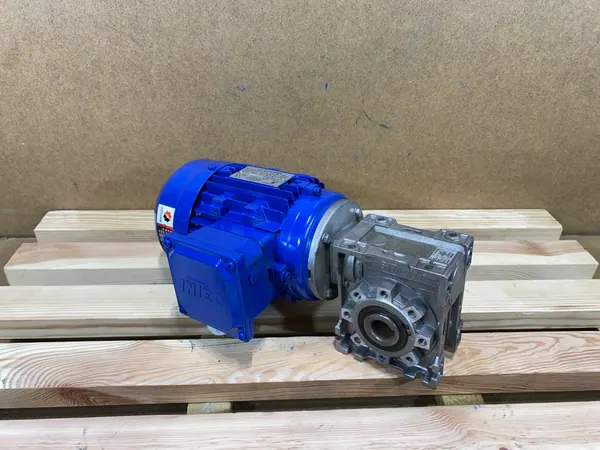 Motoreduktor / przekładnia 0,55kW 34obr. 3fazowy - zdjęcie 1