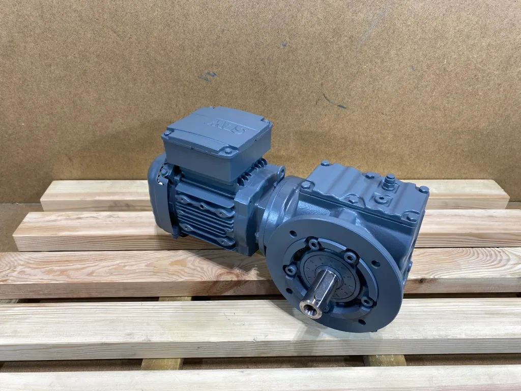 Motoreduktor / przekładnia 0,37kW 25obr. 3fazowy SEW