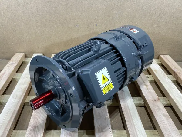 silnik elektryczny 4kW 960obr. 3fazowy HAMULEC INDUKTA