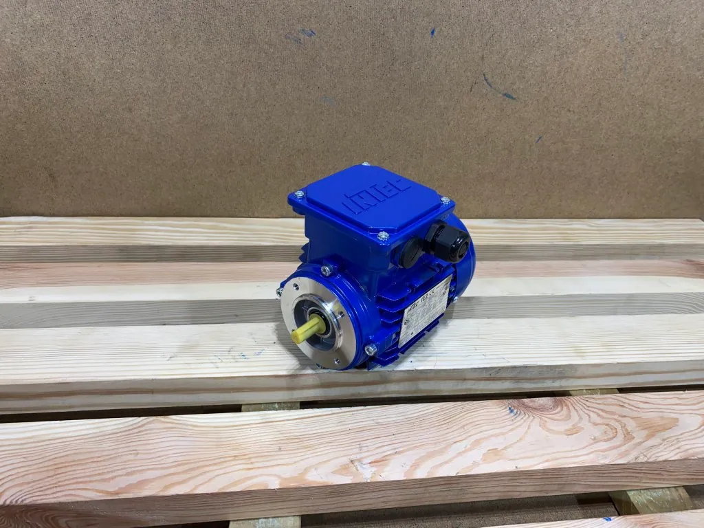 Silnik elektryczny 0,09kW 1330obr. 3fazowy IE2