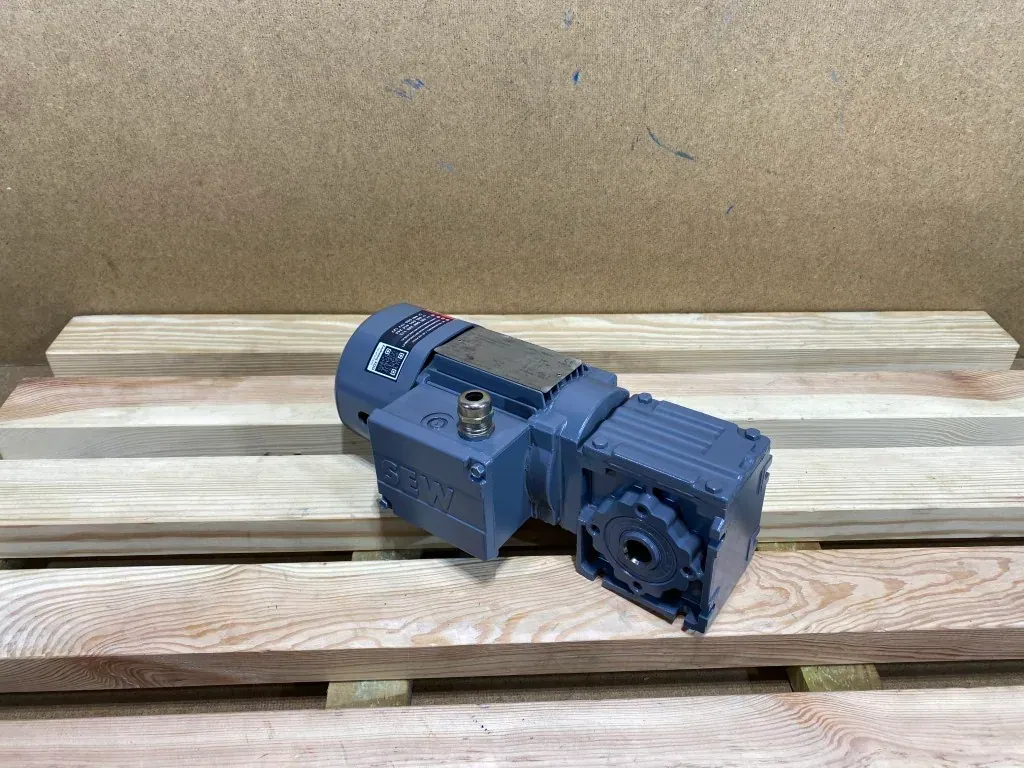 Motoreduktor / przekładnia 0,09kW 198obr. 3fazowy SEW