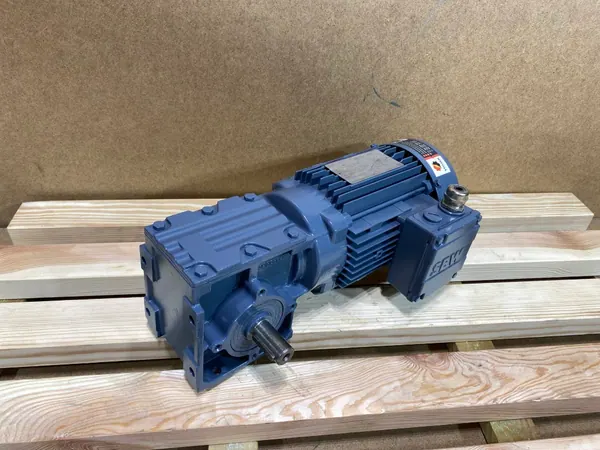 motoreduktor / przekładnia 0,55kW 207obr. 3fazowy SEW