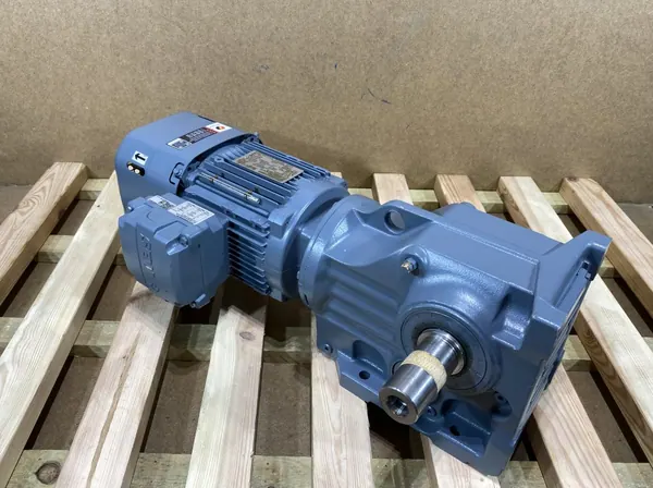 Motoreduktor / przekładnia 1,1kW 19obr. 3fazowy HAMULEC SEW (L) - zdjęcie 1