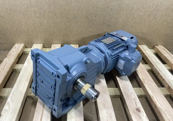 motoreduktor / przekładnia 1,1kW 19obr. 3fazowy HAMULEC SEW (P)