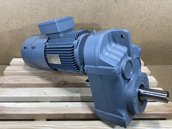 motoreduktor / przekładnia 2,2kW 44obr. HAMULEC SEW