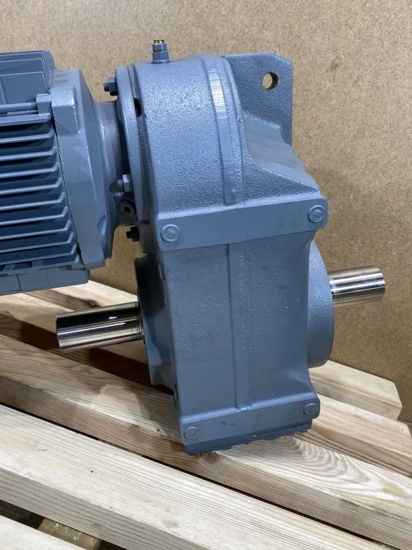 Motoreduktor / przekładnia 2,2kW 44obr. HAMULEC SEW - zdjęcie 3