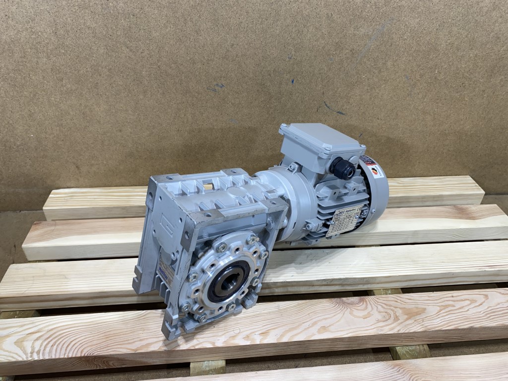 motoreduktor / przekładnia 0,55kW 17obr. 3fazowy