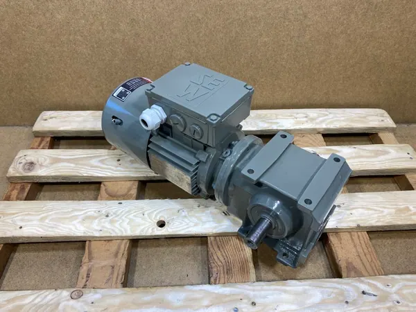 motoreduktor / przekładnia 0,37kW 28obr. 3fazowy HAMULEC SEW