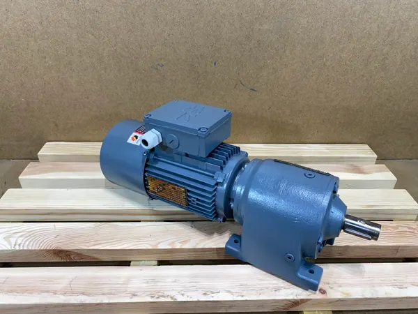 motoreduktor / przekładnia 0,55kW 178obr. 3fazowy HAMULEC SEW