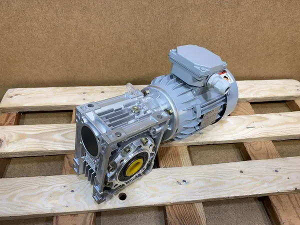 motoreduktor / przekładnia 0,25kW 69obr. 3fazowy