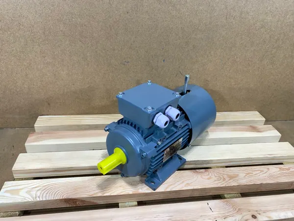silnik elektryczny 0,75kW 1390obr. 3fazowy HAMULEC