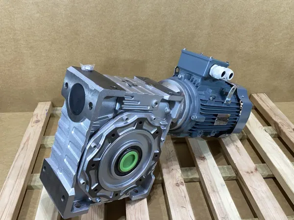 Motoreduktor / przekładnia 5,5kW 37obr. (112B14) - zdjęcie 1