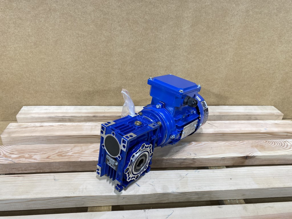 motoreduktor / przekładnia 0,18kW 17obr. 3fazowy