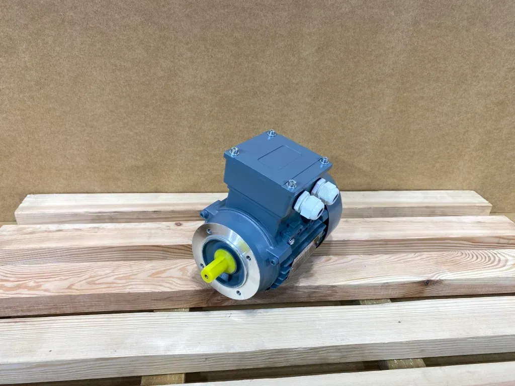 Silnik elektryczny 0,09kW 1400obr. 3fazowy 56B14 OMT