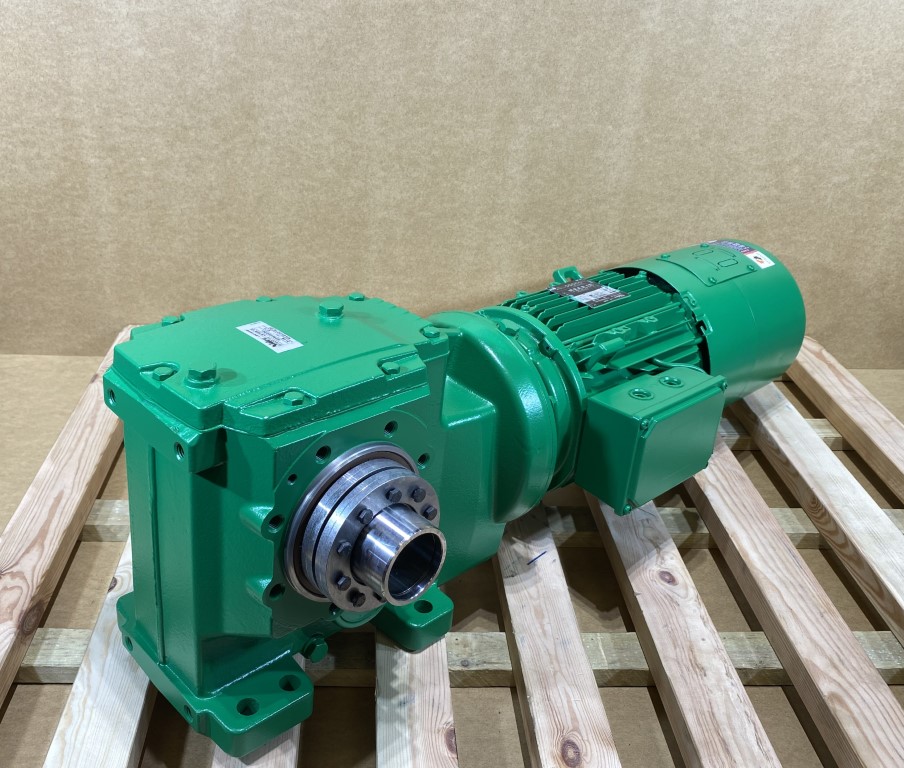 motoreduktor / przekładnia 5,5kW 67,13obr. HAMULEC - zdjęcie 2