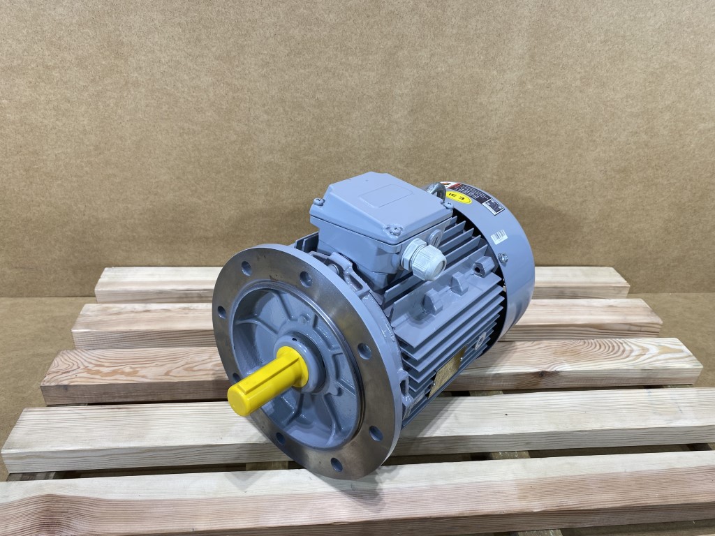silnik elektryczny 4kW 2930obr. 3fazowy IE3