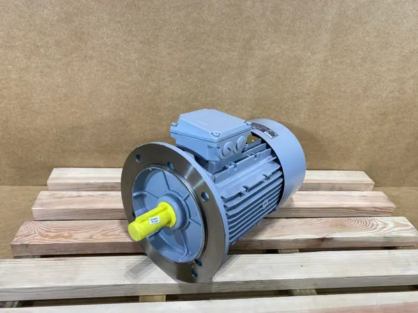 Silnik elektryczny 4kW 2920obr. 3fazowy IE3 - zdjęcie 1