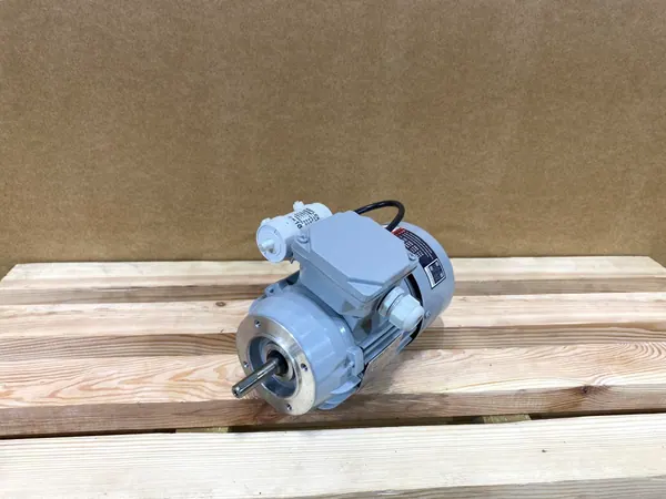 Silnik elektryczny 0,18kW 1400obr. 1fazowy 230V BESEL IE3 - zdjęcie 1