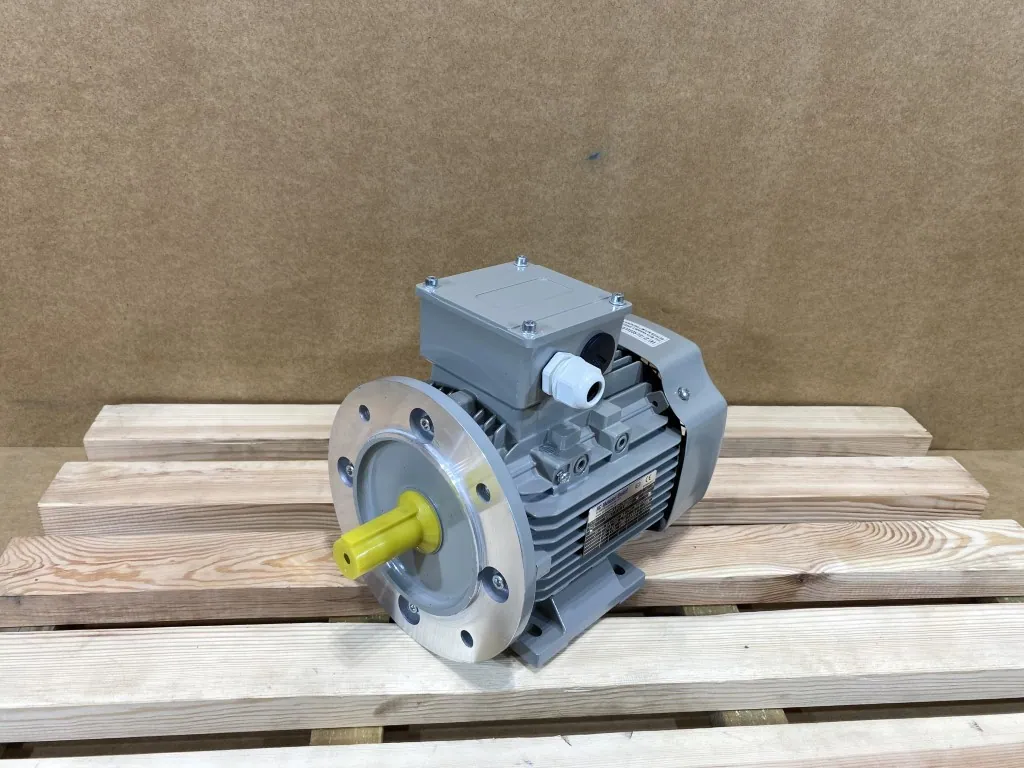 Silnik elektryczny 1,5kW 2880obr. 3fazowy 90B35 IE2
