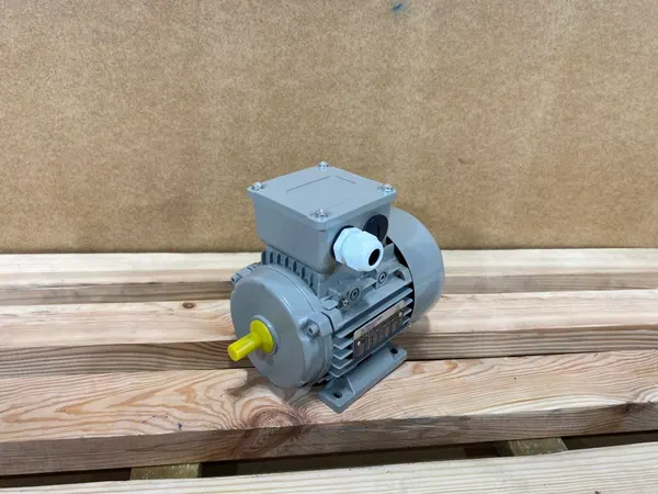 silnik elektryczny 0,06kW 1300obr. 3fazowy 56B3
