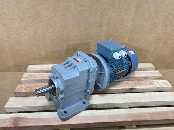 Motoreduktor / przekładnia 1,5kW 21obr. - zdjęcie 1