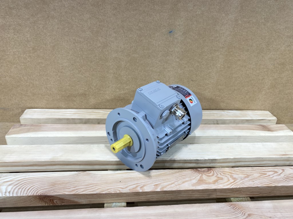 silnik elektryczny 0,55kW 910obr. 3fazowy SIEMENS